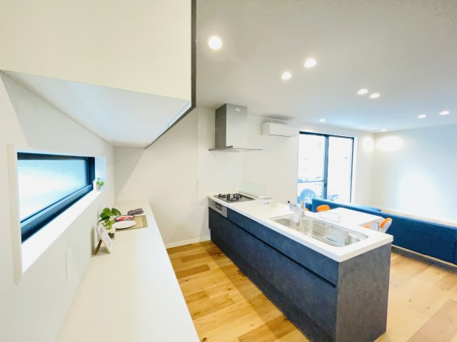 清水区駒越中2号棟のキッチン|
