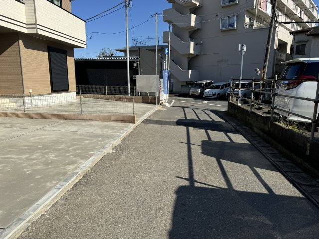 鎌ケ谷市くぬぎ山４丁目新築戸建（くぬぎ山Ⅰ）の前面道路含む現地写真|南側前面道路