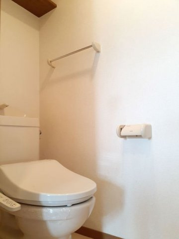 ルビニ４１のトイレ|ゆったりとした空間のトイレです