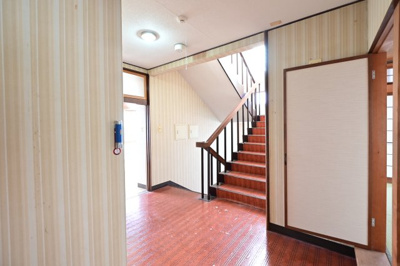 【その他】 | 黒石市乙徳兵衛町　中古住宅　地上３階地下１階 | ２階　階段踊り場