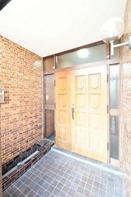 【玄関】 | 黒石市大字乙徳兵衛町 | 風除室