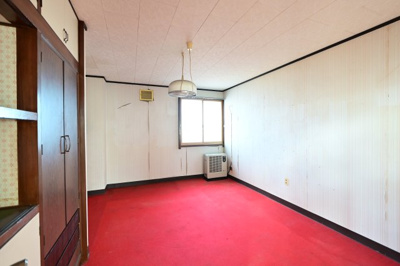 【子供部屋】 | 黒石市乙徳兵衛町　中古住宅　地上３階地下１階 | ３階