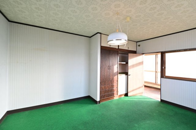 【子供部屋】 | 黒石市乙徳兵衛町　中古住宅　地上３階地下１階 | ３階