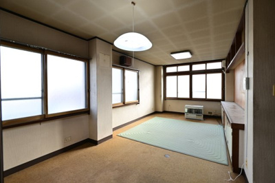 【居間・リビング】 | 黒石市大字乙徳兵衛町 | ２階　約12.5帖