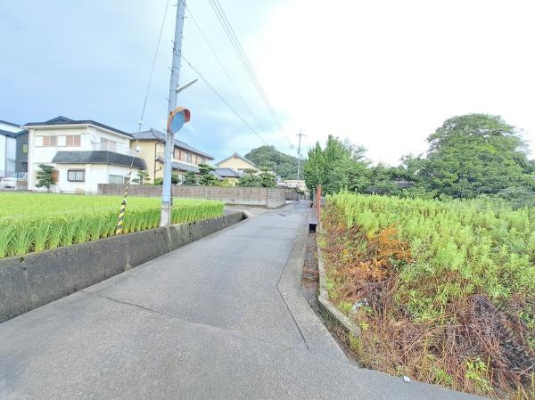 岩出市根来　土地の前面道路含む現地写真
