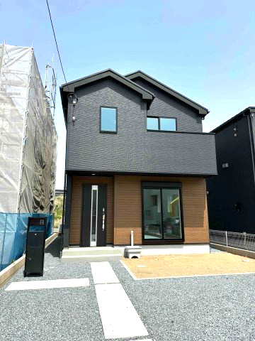 玉村町福島23-1期(全12区画）8号棟の外観|建物完成済みでございます。お部屋のご内覧可能でございます。お気軽にお問合せ下さいませ(^▽^)/