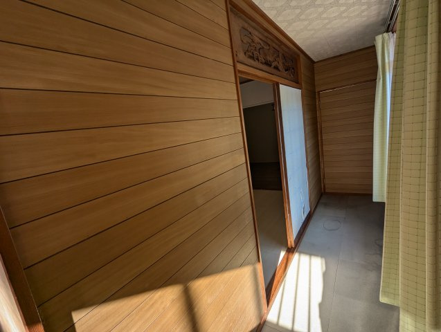 売中古戸建　駿東郡長泉町元長窪の内装|大きい窓があるので明るい空間でのびのびと生活できます。