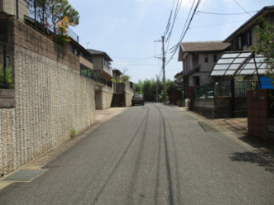 【前面道路含む現地写真】 | 貫弥生が丘一丁目11番36号（B-1）