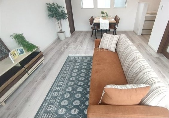 【居間・リビング】 | 川越市氷川町R6 A　全１棟 | おしゃれなリビングです