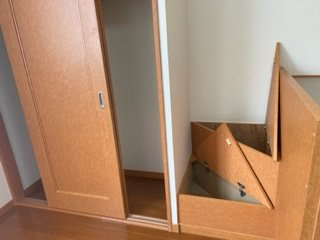 【内装】 | レオパレスビュウ　希望が丘 | 明るい色調の室内です