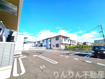 【駐車場】 | クリエ・ガーデン | 駐車場完備です