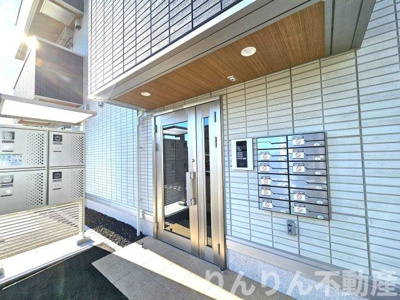 【エントランス】 | クリエ・ガーデン | 落ち着いたエントランスです