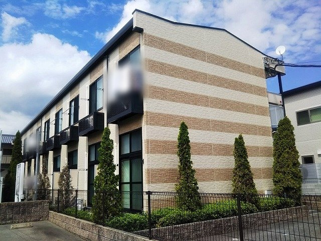 レオパレスセリバテール仁川の外観