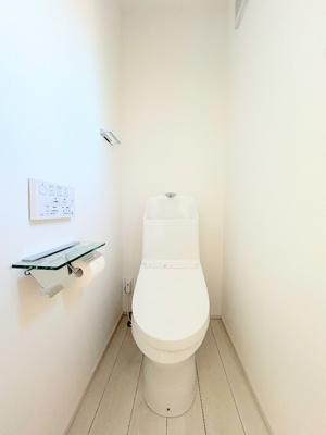 【トイレ】 | ◆横浜市緑区東本郷築浅中古住宅◆ | ◆清潔感のある白を基調とした落ち着ける空間。