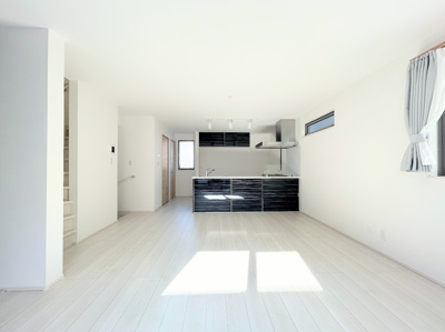 【その他】 | ◆横浜市緑区東本郷築浅中古住宅◆ | ◆ご家族の会話がはずむ、開放的なＬＤＫです。休日はお陽さまの光をたっぷりととりこめるぽかぽかリビングで過ごしませんか？