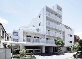 【外観】 | 鉄筋コンクリート造のがっちりとした建物。