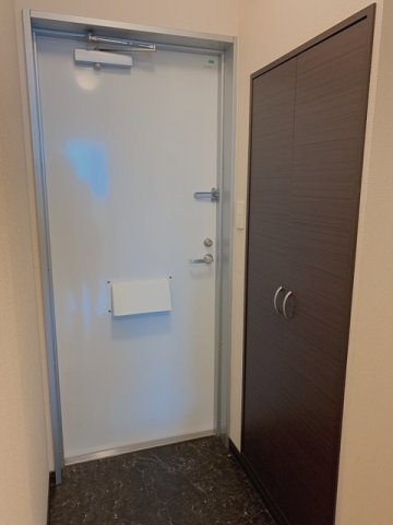 レオネクストめふの玄関