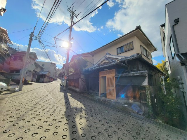 生駒市山崎新町の一戸建ての外観