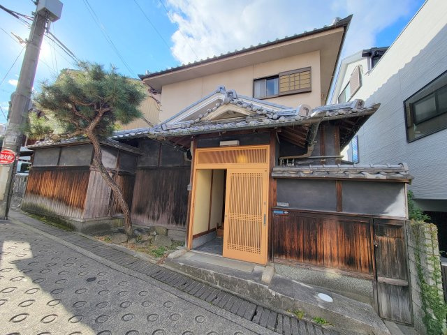 生駒市山崎新町の一戸建ての外観