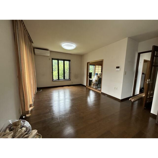 【居間・リビング】 | 約15帖のLDKは広々空間です。