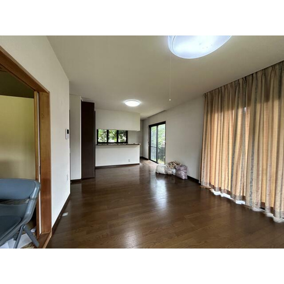 【居間・リビング】 | 別角度のリビングの写真です。