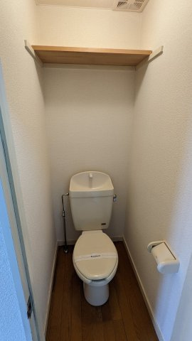 レオパレスＲＡＦＦＩＮＡＴＯＩのトイレ|シンプルで使いやすいトイレです