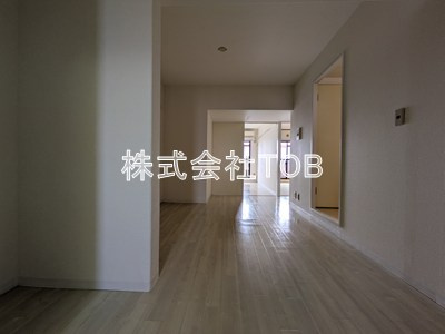 【居間・リビング】 | ウィンダム宮前 | 9.5帖