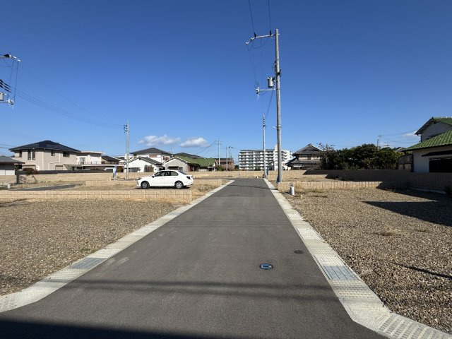 阪南市尾崎町４丁目　建築条件無し土地分譲の前面道路含む現地写真
