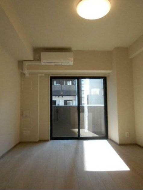 ＤＩＰＳ西川口の居間・リビング|★南西向きで日当たり良好！洋室８．１帖の居室です。★