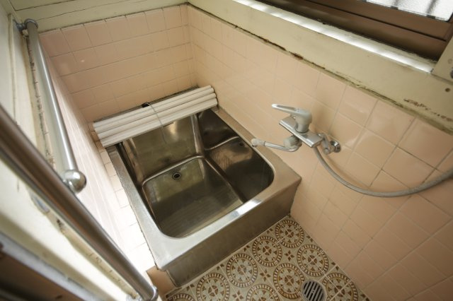 富木島町前田面貸家の浴室