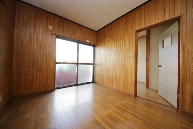 富木島町前田面貸家の洋室