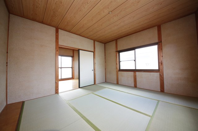 富木島町前田面貸家の和室