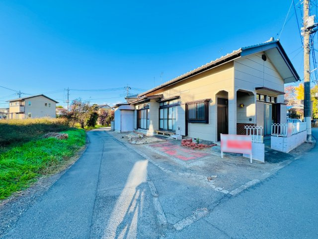 藤岡市藤岡の前面道路含む現地写真|閑静な住宅地♪