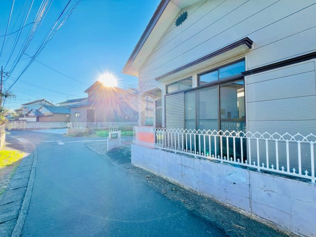 藤岡市藤岡の前面道路含む現地写真|車の通りも少なく安心です♪