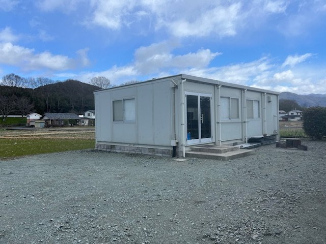 ◆建築条件無し売土地◆敷地ＢＩＧな３８７坪◆倉庫・事務所・物置きあり◆南丹市八木町南広瀬砂子の外観|事務所(２０２４年６月撮影)