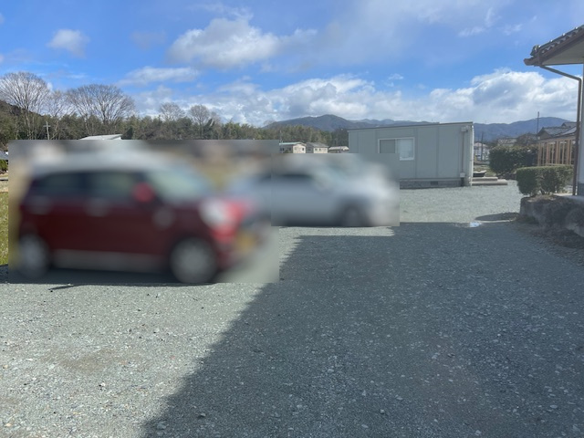 ◆建築条件無し売土地◆敷地ＢＩＧな３８７坪◆倉庫・事務所・物置きあり◆南丹市八木町南広瀬砂子の外観|事務所とガス庫の間(２０２４年６月撮影)