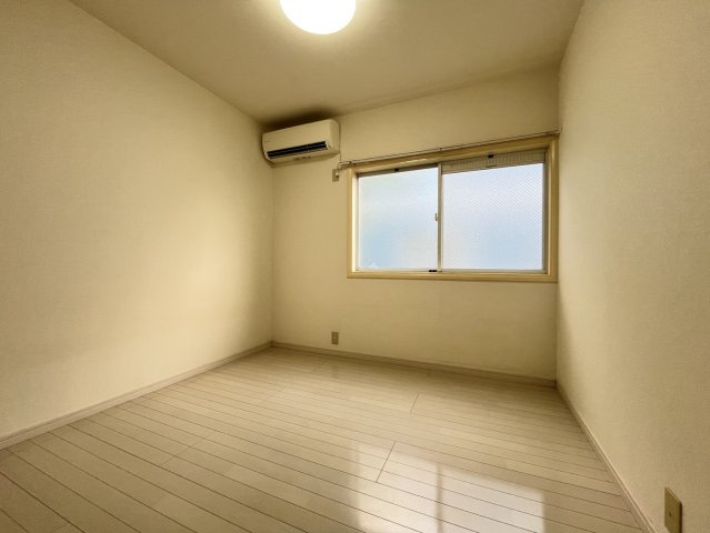 【洋室】 | グレースパイン壱番館