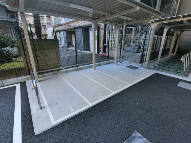 パークアクシス浦安 の駐車場
