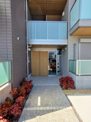 【エントランス】 | カーサ　エンジョイ　水門筋