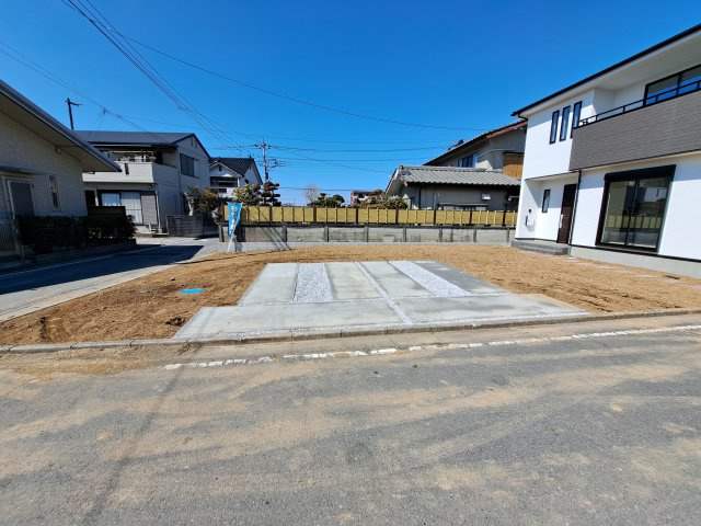 新築　高崎市新町43期　１号棟の駐車場|現地写真　駐車スペースは並列2台分可能です！

