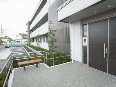 【エントランス】 | アンソレイエ