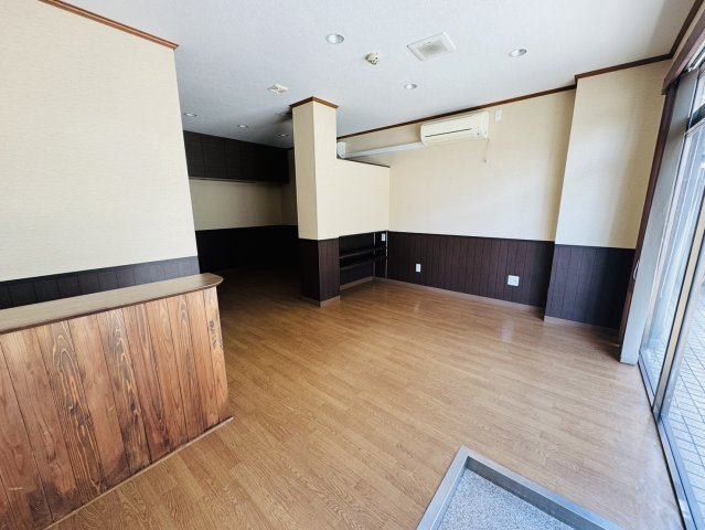 コーポ諏訪柳町　店舗Aの内装