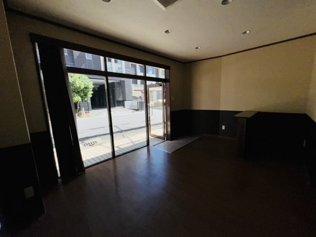 コーポ諏訪柳町　店舗Aの内装