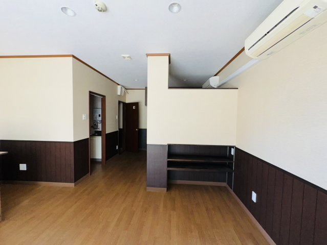 コーポ諏訪柳町　店舗Aの内装