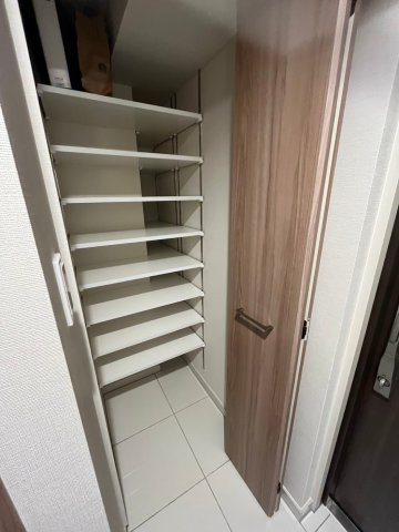 プレサンスロジェ梅田Northの収納