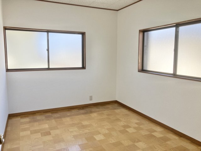 【洋室】 | 邑楽郡大泉町朝日　中古住宅