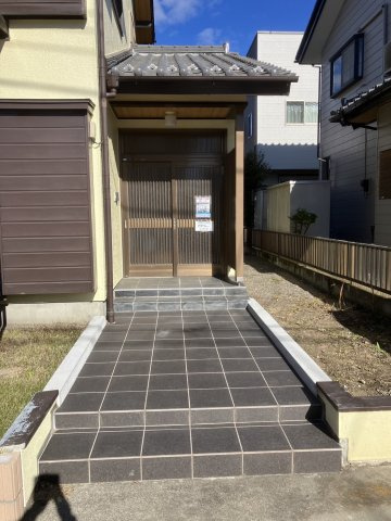 【玄関】 | 邑楽郡大泉町朝日　中古住宅