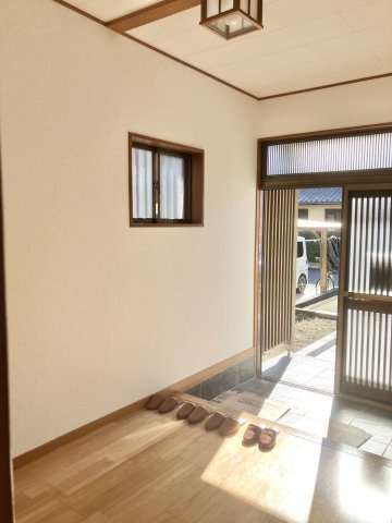 【玄関】 | 邑楽郡大泉町朝日　中古住宅