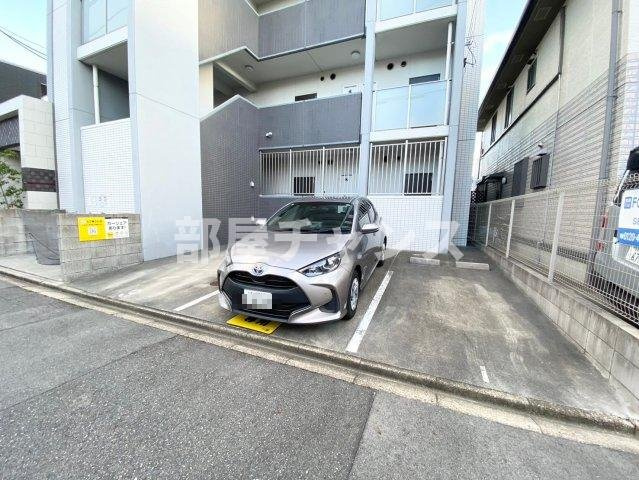 グランフルールの駐車場