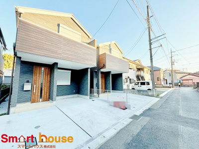 【前面道路含む現地写真】 | 相模原市南区東大沼　新築１棟 | お住まいの前面道路が広いと駐車が楽になり、陽当たりも遮られないので明るく居心地の良いお家になります♪
